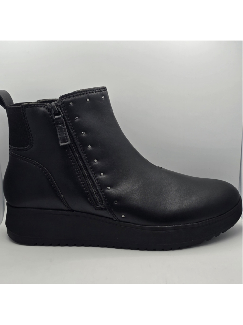 Women's Clarks Black Ankle Booties with Stud Detail 11 women's